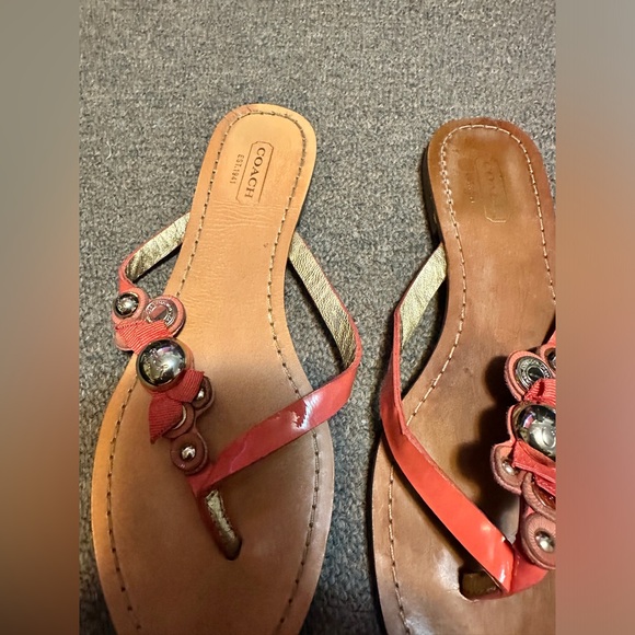 COACH Oceanna Size 7 Petel Coral Studded Metallic Flat Thong Flip Flop Sandals - Picture 6 of 16